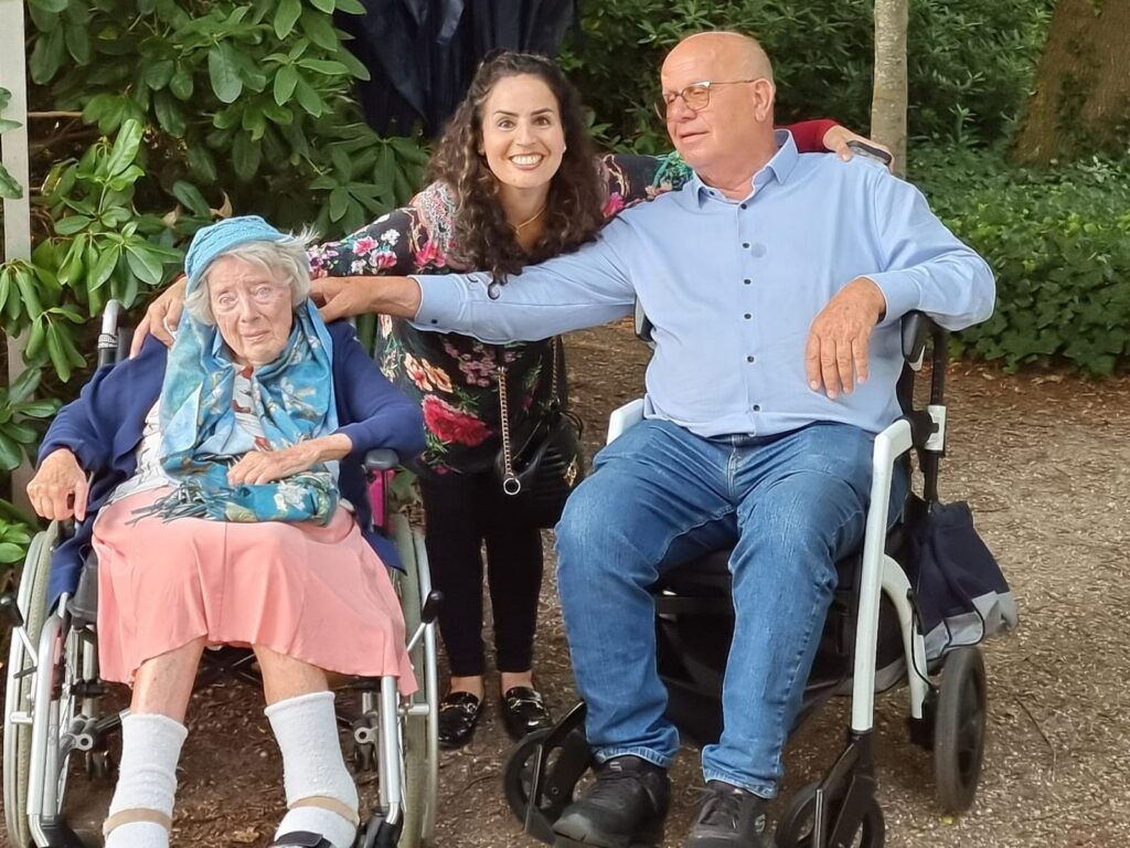 Mantelzorg & thuiszorg aan huis in Rotterdam, Den Haag en omstreken